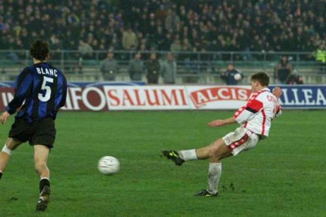 I 5 gol pi� iconici della storia del Bari: quali restano nella memoria dei tifosi